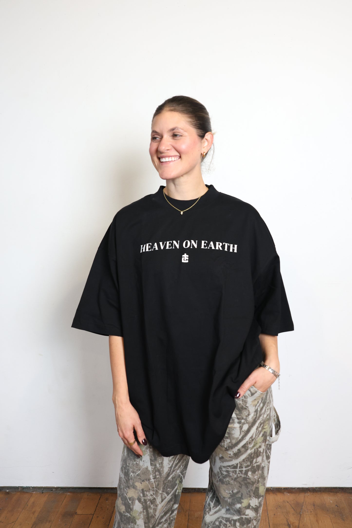 HEAVEN ON EARTH TEE